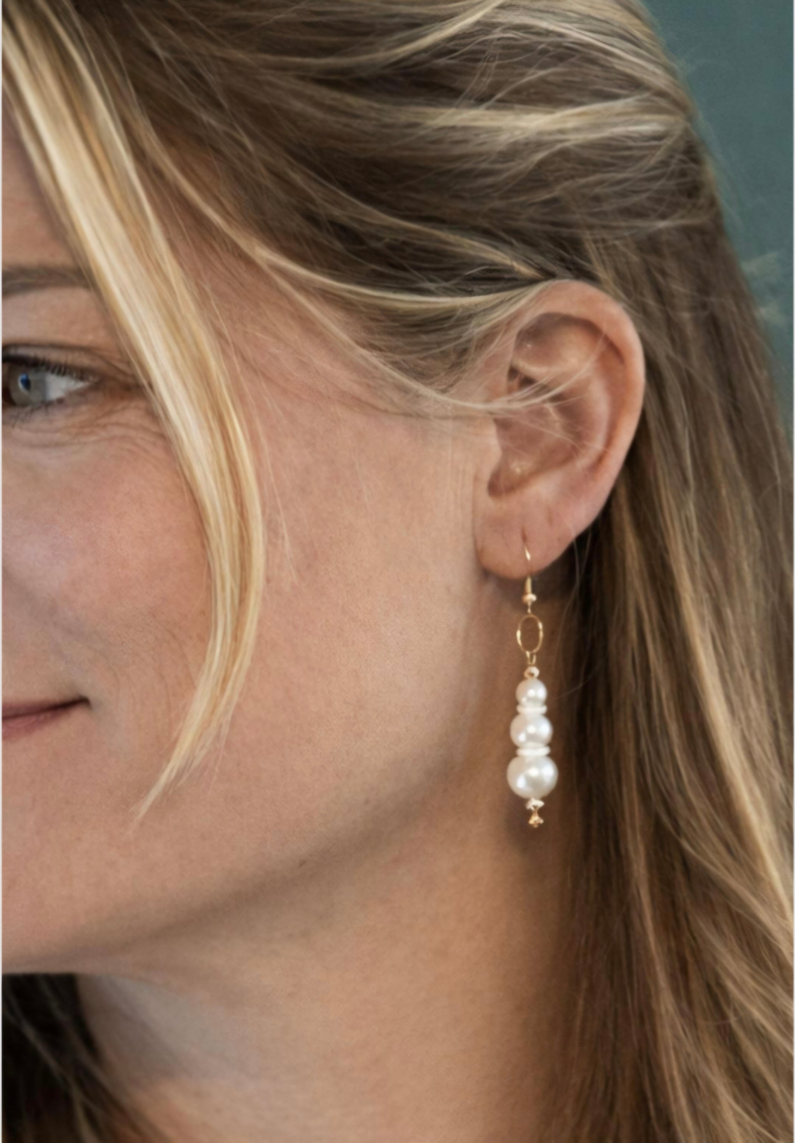 BOUCLES D OREILLES PERLES NACRÉES PERLA